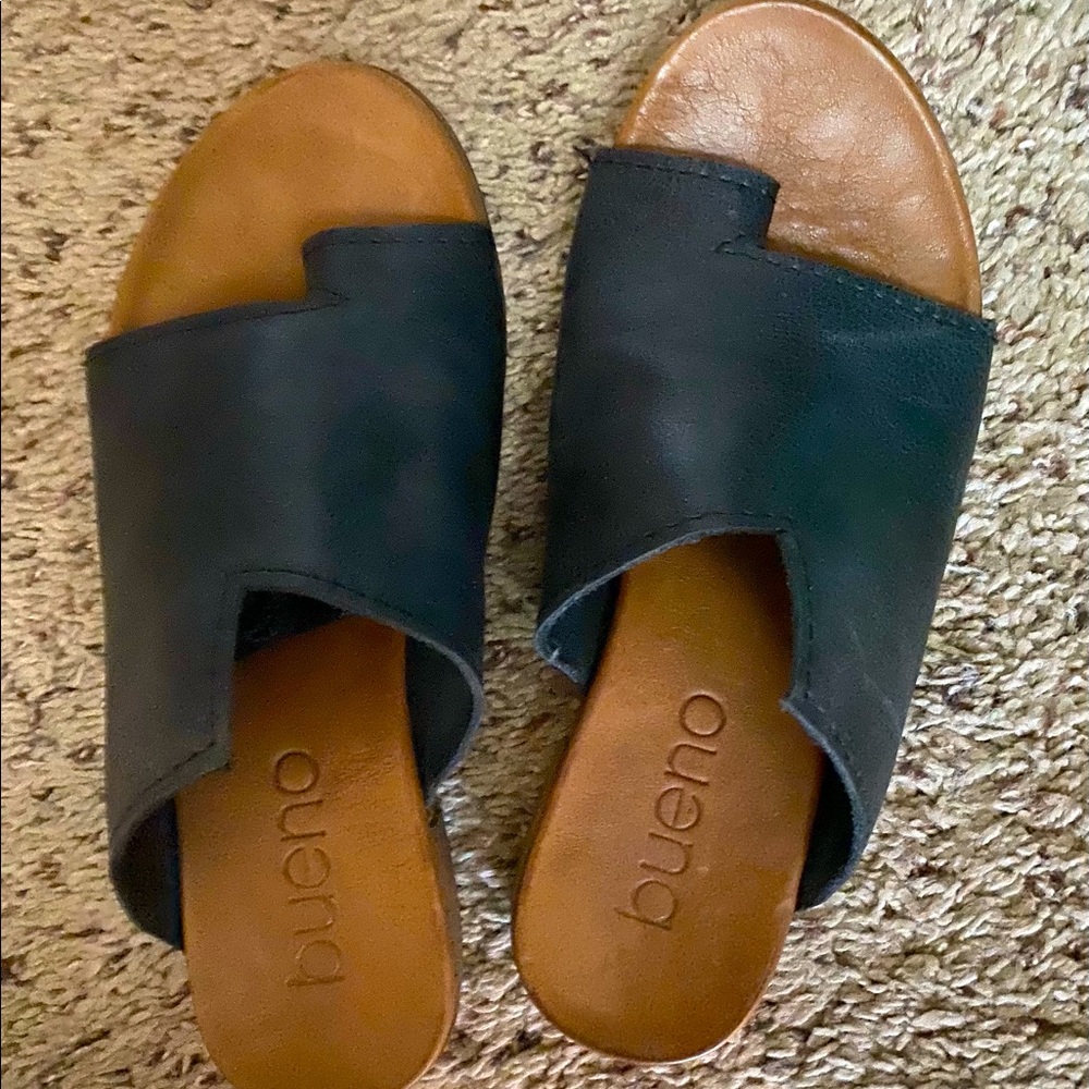 Trendy mule sandals